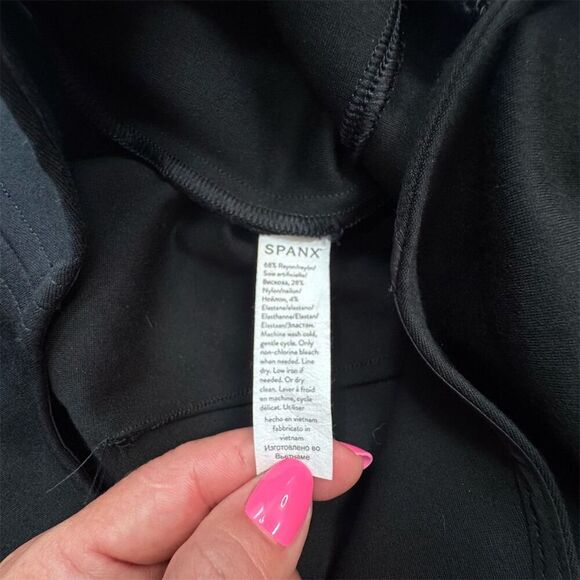 EUC Spanx Women's Sleeveless Black Flare Jumpsuit Size S - Picture 6 of 8